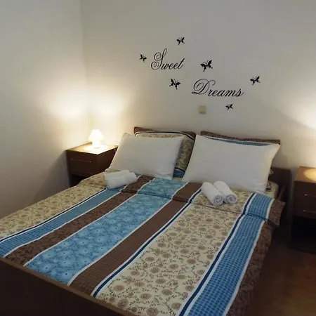Apartment Two-bedroom In Vi *