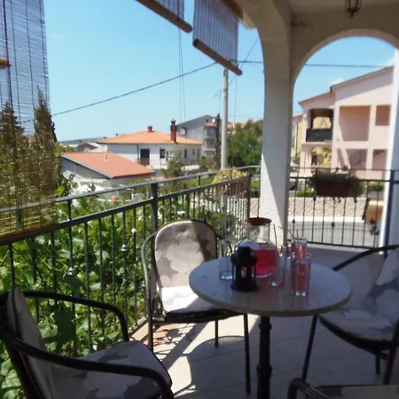 Two-bedroom In Vi